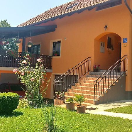 Apartment Petrovic Slunj Εξωτερικό φωτογραφία