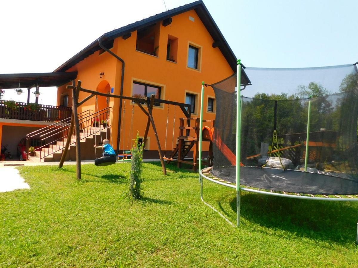 Apartment Petrovic Slunj Εξωτερικό φωτογραφία